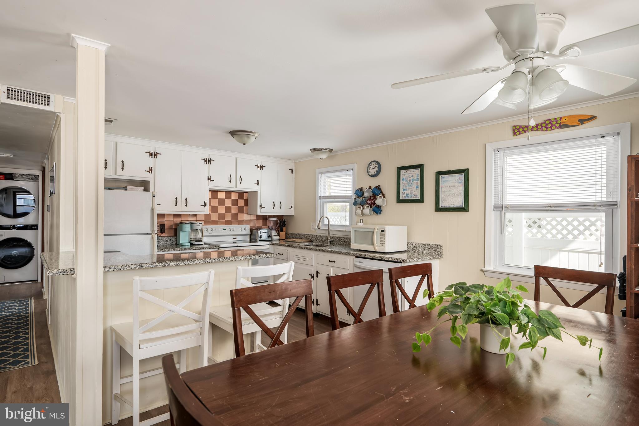 109 E 28TH ST