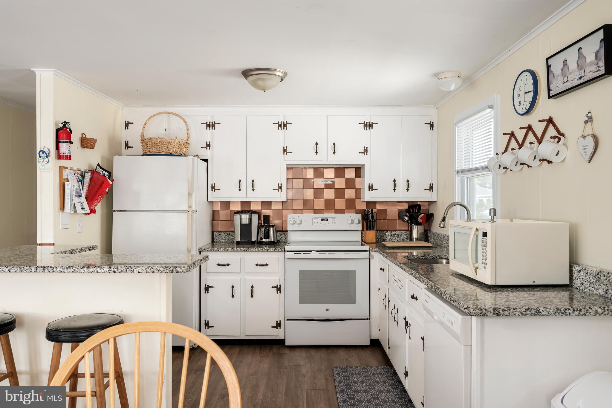 109 E 28TH ST