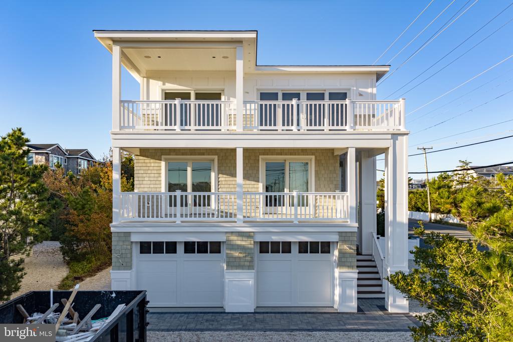 2 E CUMBERLAND AVENUE