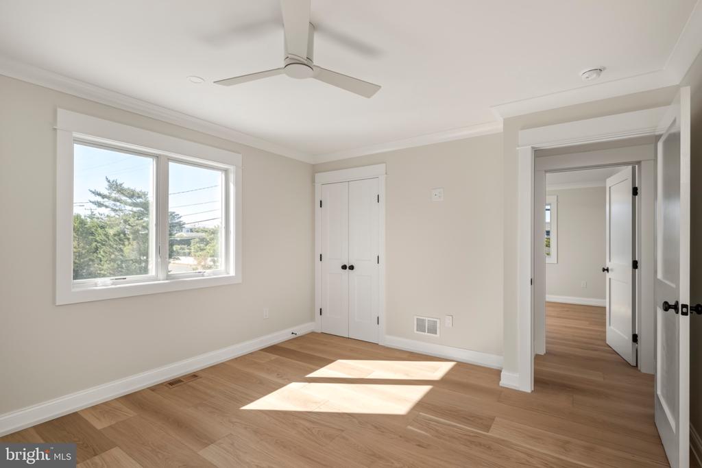 2 E CUMBERLAND AVENUE