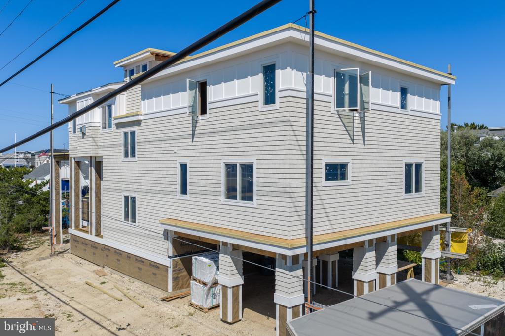 2 E CUMBERLAND AVENUE