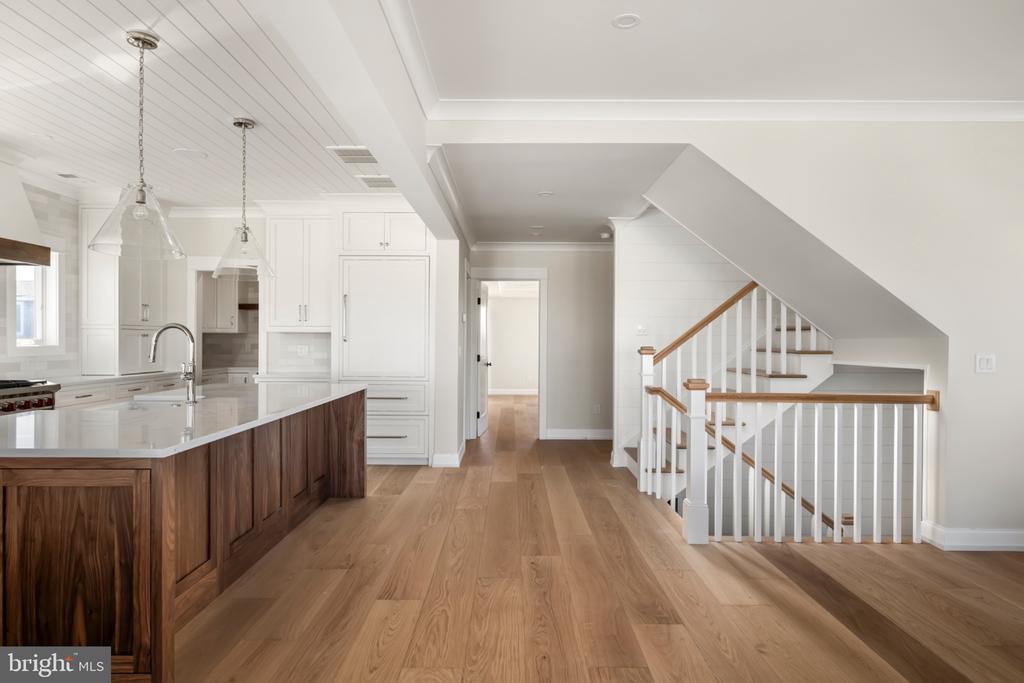 2 E CUMBERLAND AVENUE