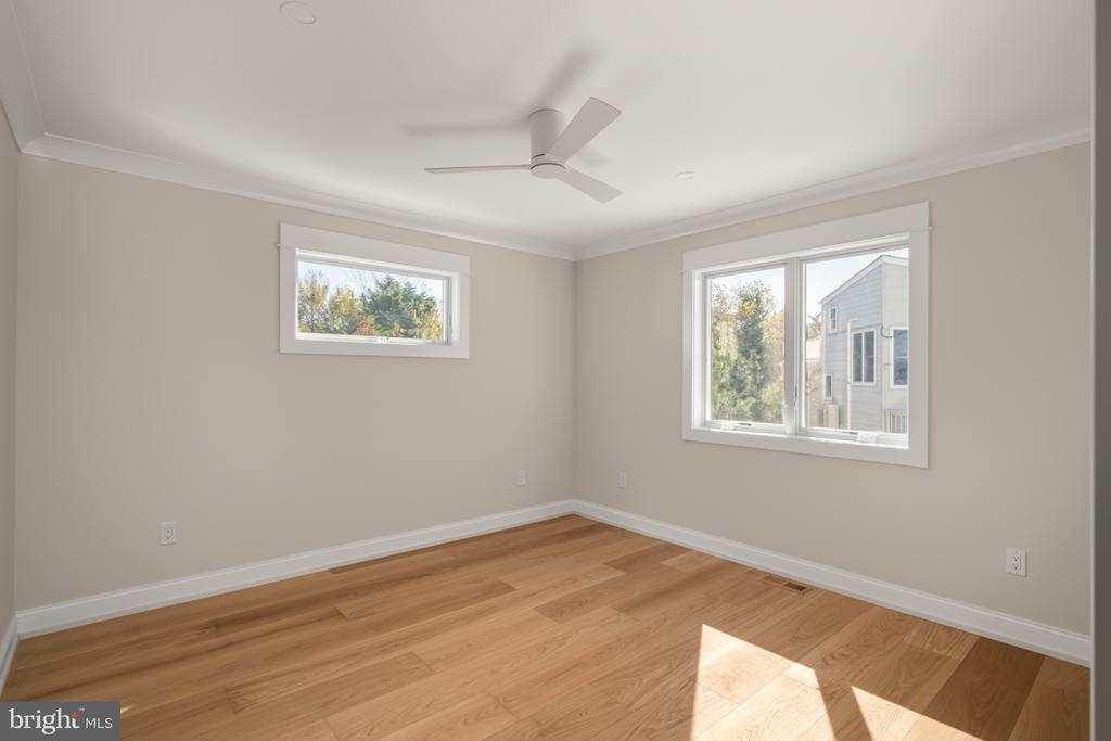 2 E CUMBERLAND AVENUE
