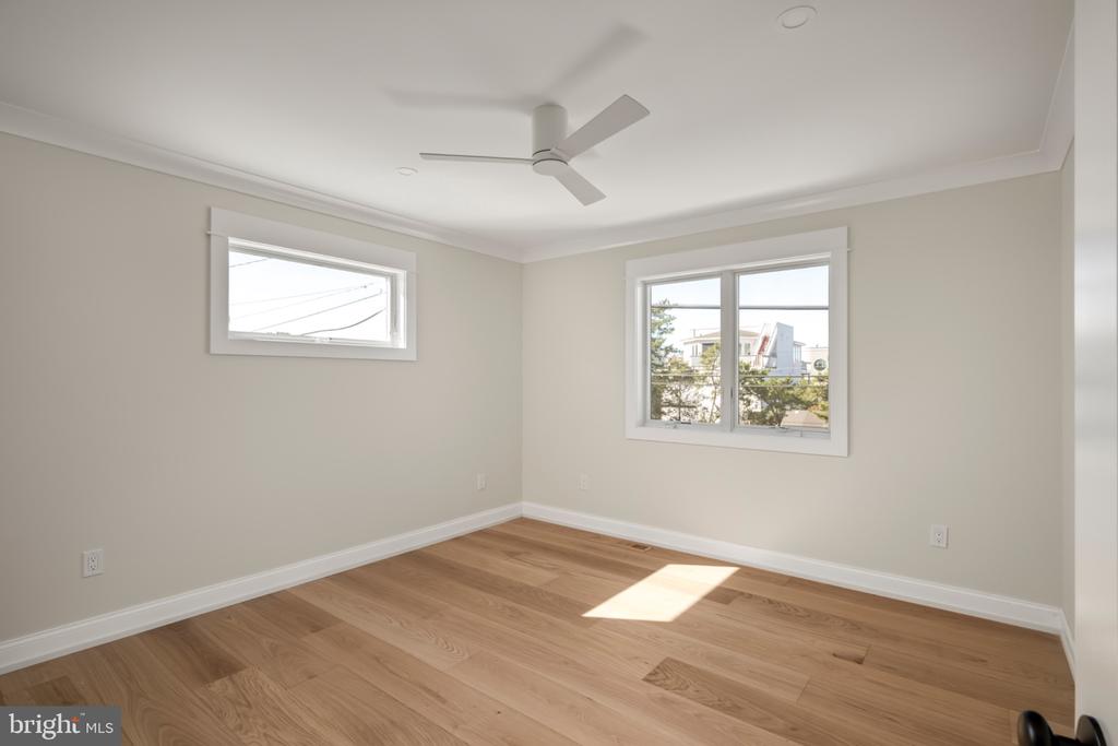 2 E CUMBERLAND AVENUE