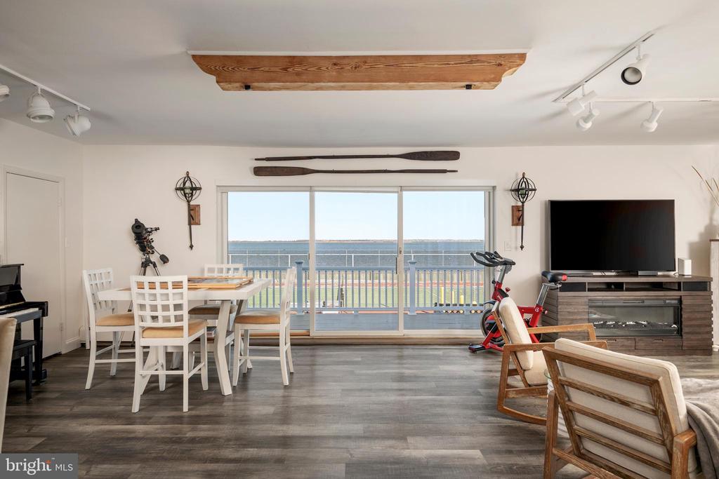 5000 W BAY TERRACE