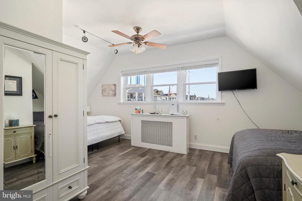 5000 W BAY TERRACE