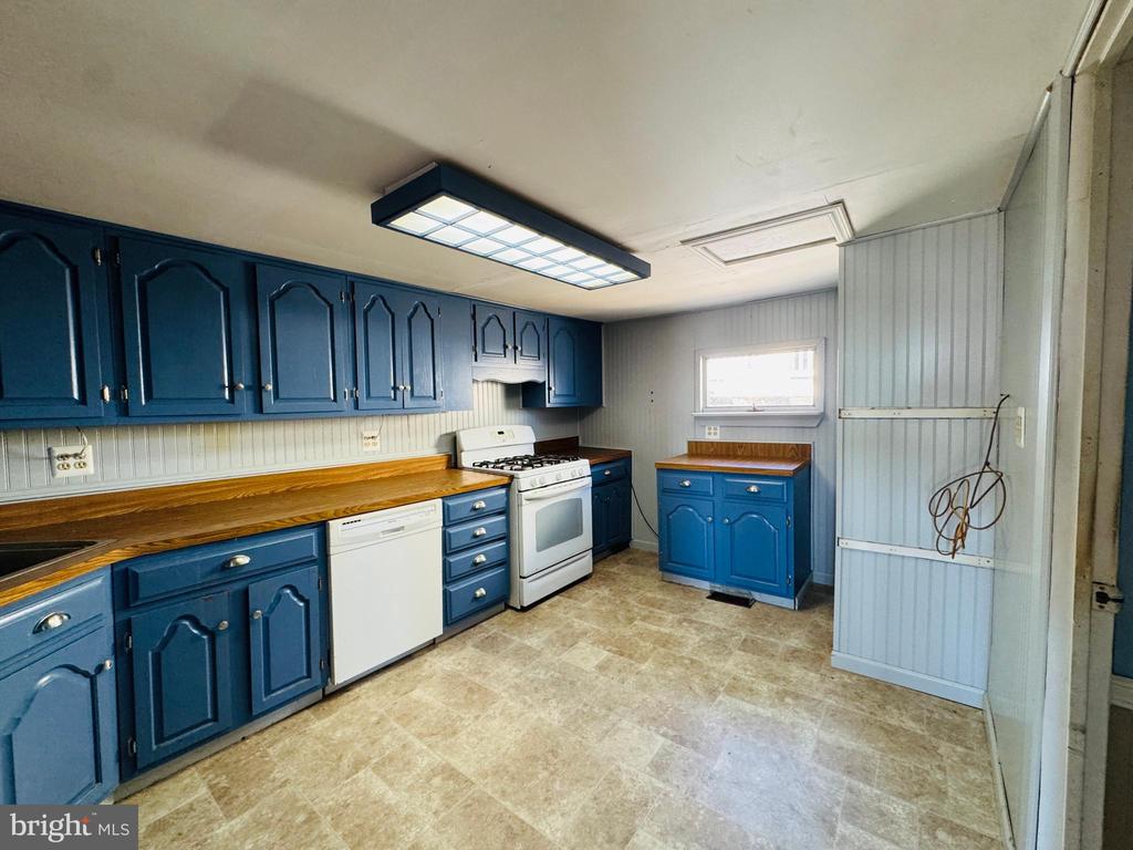 128 CURLEW ROAD