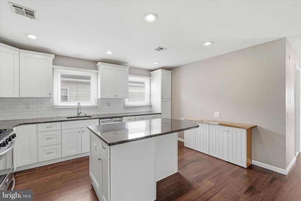 298 COSTA MESA DRIVE