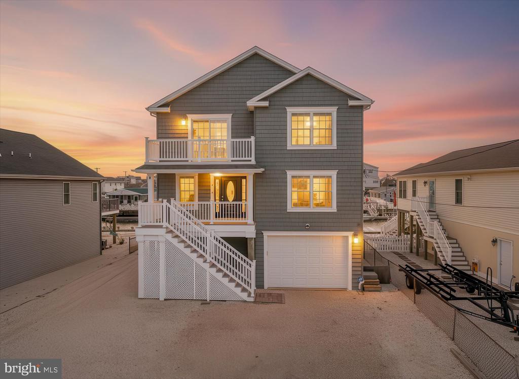 7 W NAVASINK DRIVE