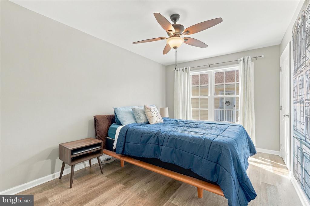 7 W NAVASINK DRIVE