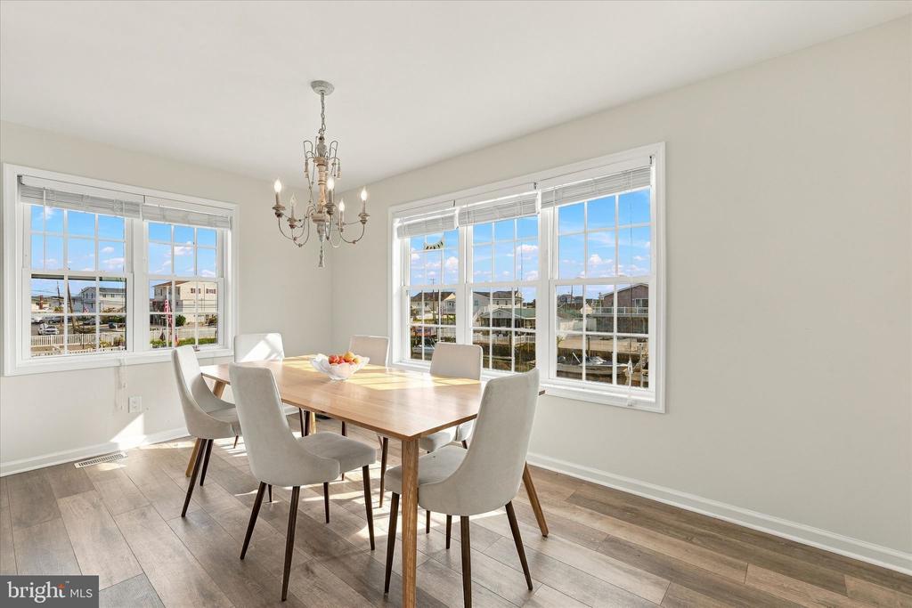7 W NAVASINK DRIVE