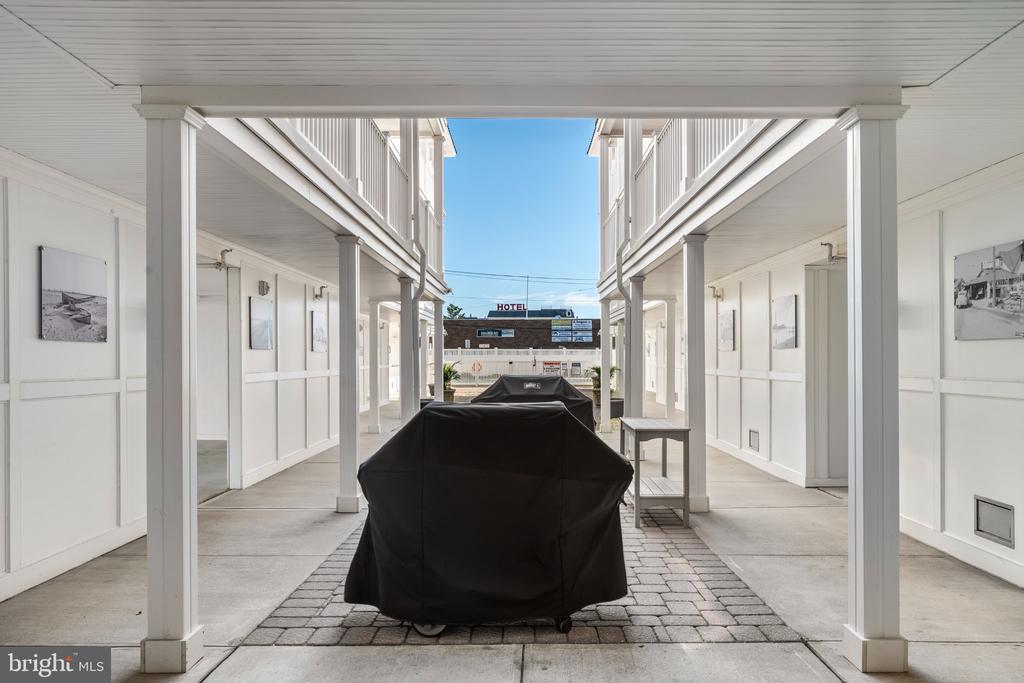101 W 9TH STREET Unit: 106