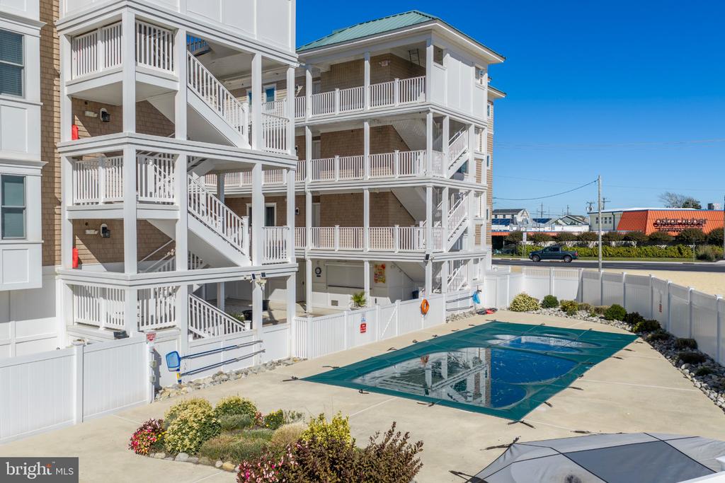 101 W 9TH STREET Unit: 106