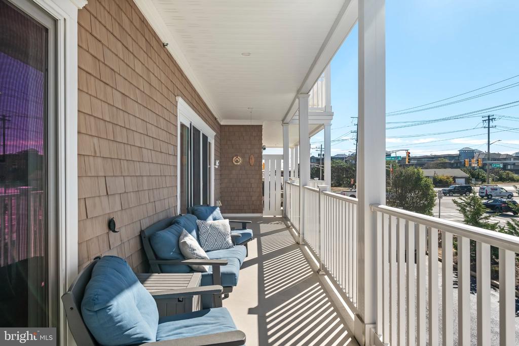 101 W 9TH STREET Unit: 106