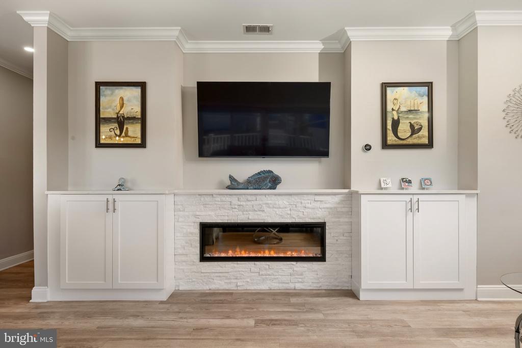 101 W 9TH STREET Unit: 106