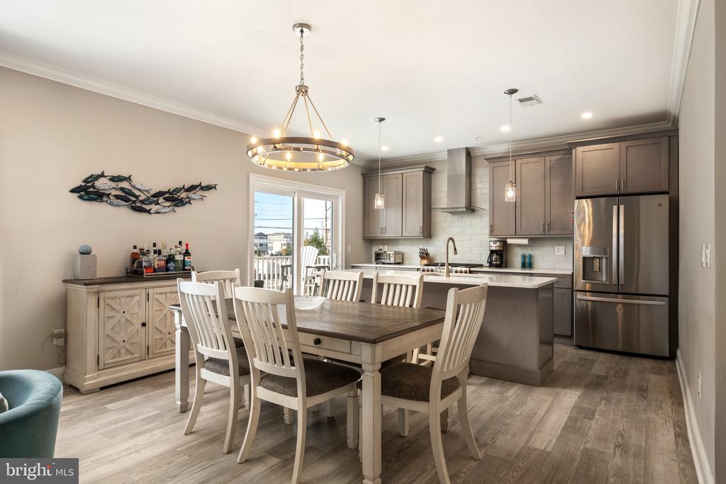 101 W 9TH STREET Unit: 106