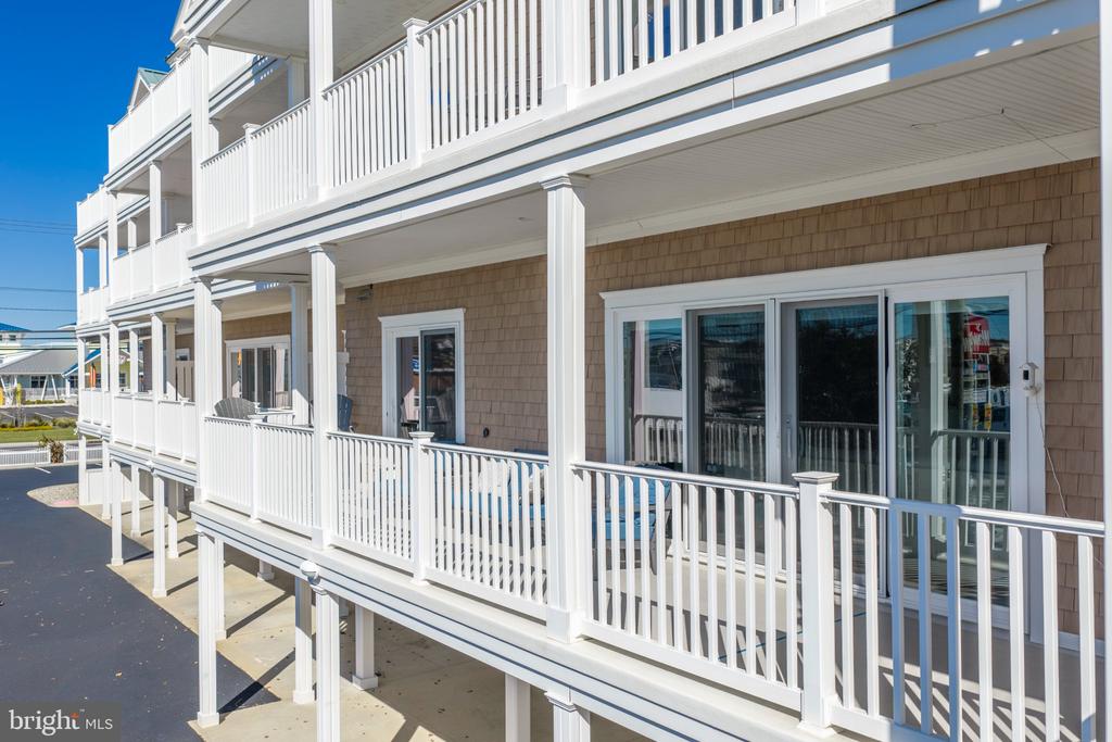 101 W 9TH STREET Unit: 106