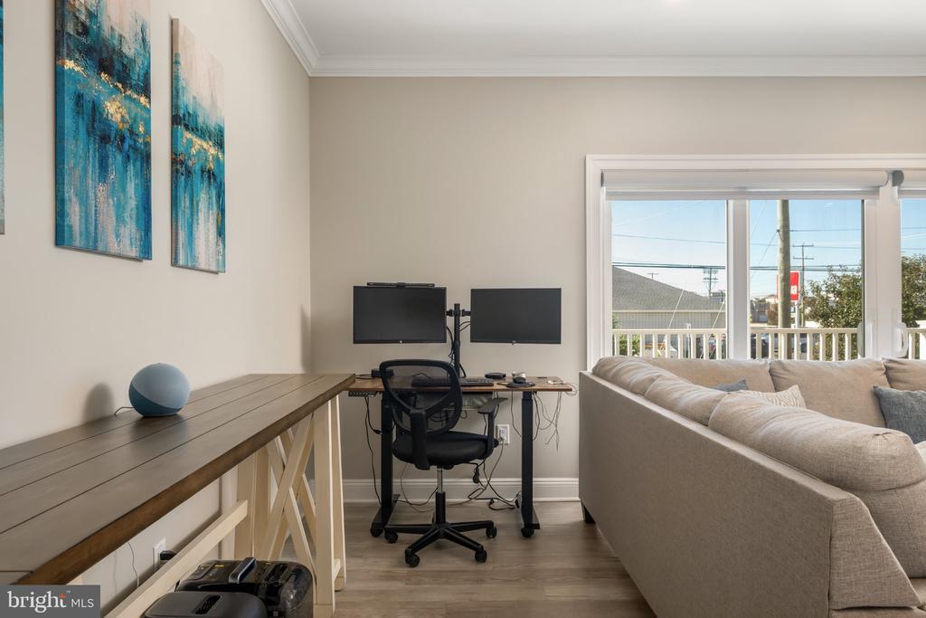 101 W 9TH STREET Unit: 106