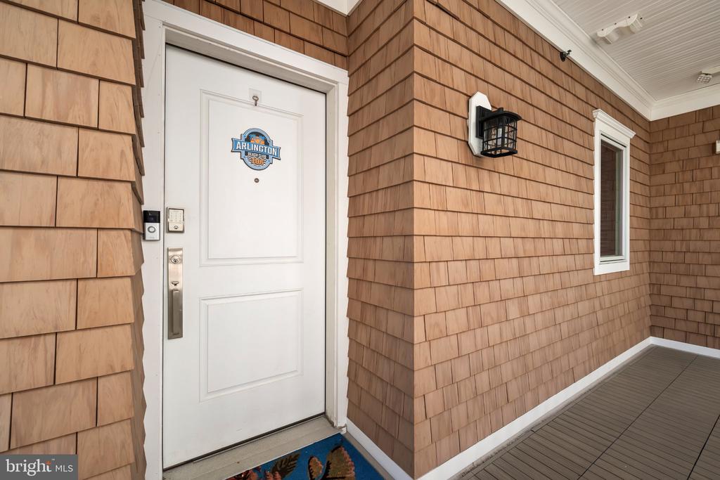 101 W 9TH STREET Unit: 106
