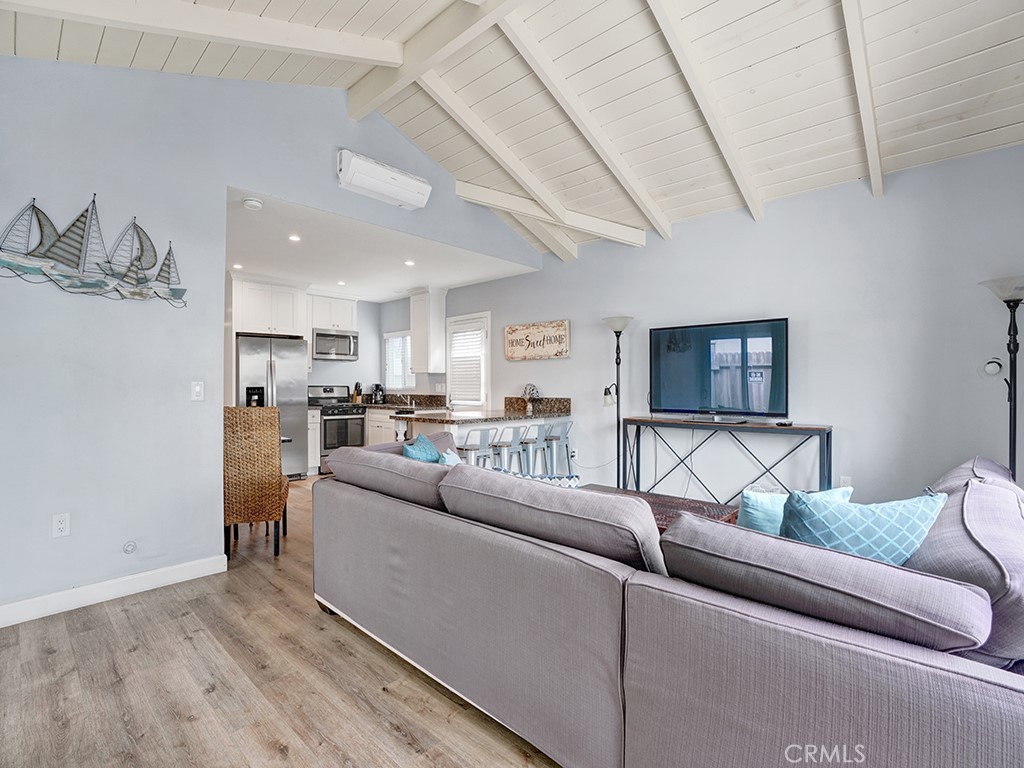 1320 W Balboa Boulevard