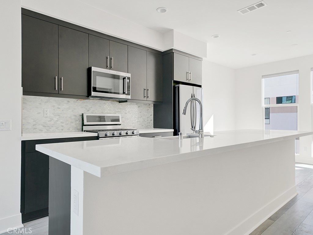 683 W 17th Street