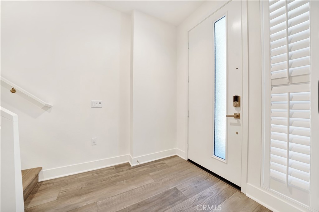 1658 Topanga