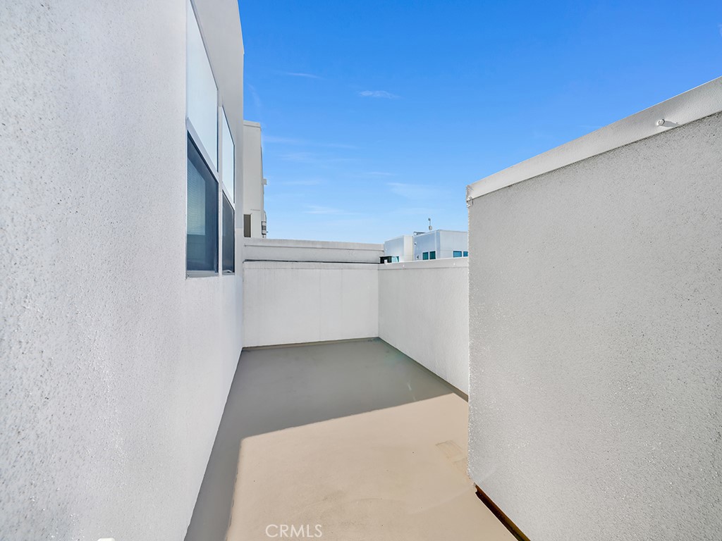 1658 Topanga