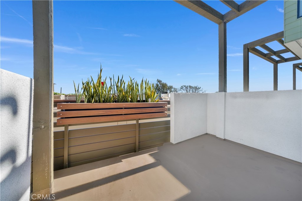 1658 Topanga