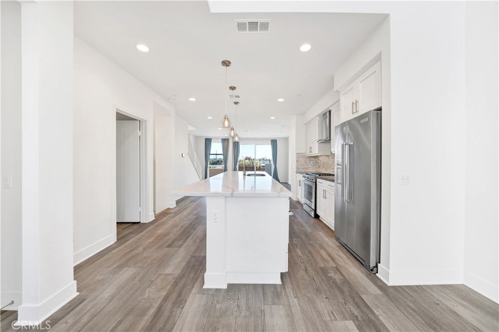 1658 Topanga