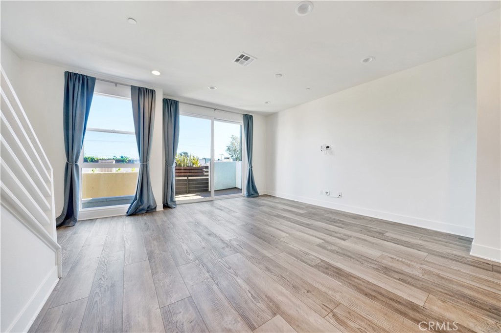 1658 Topanga