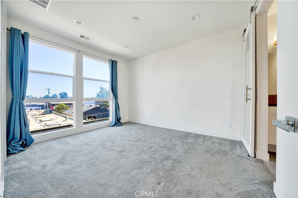 1658 Topanga