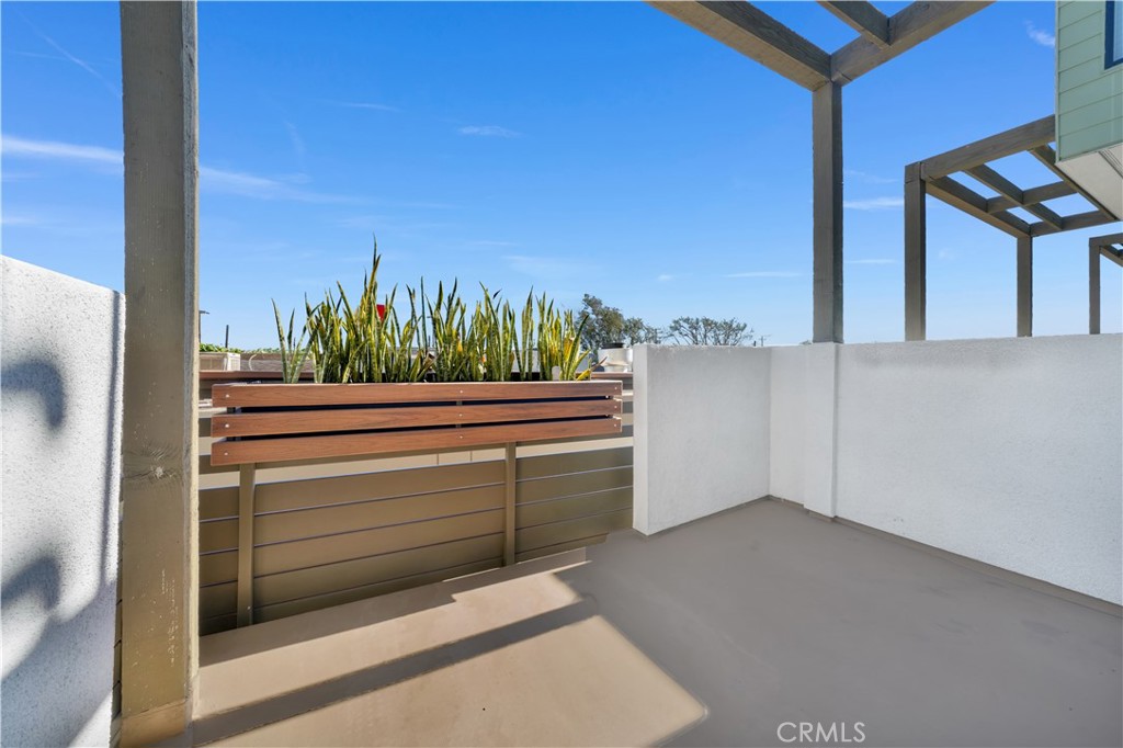 1658 Topanga