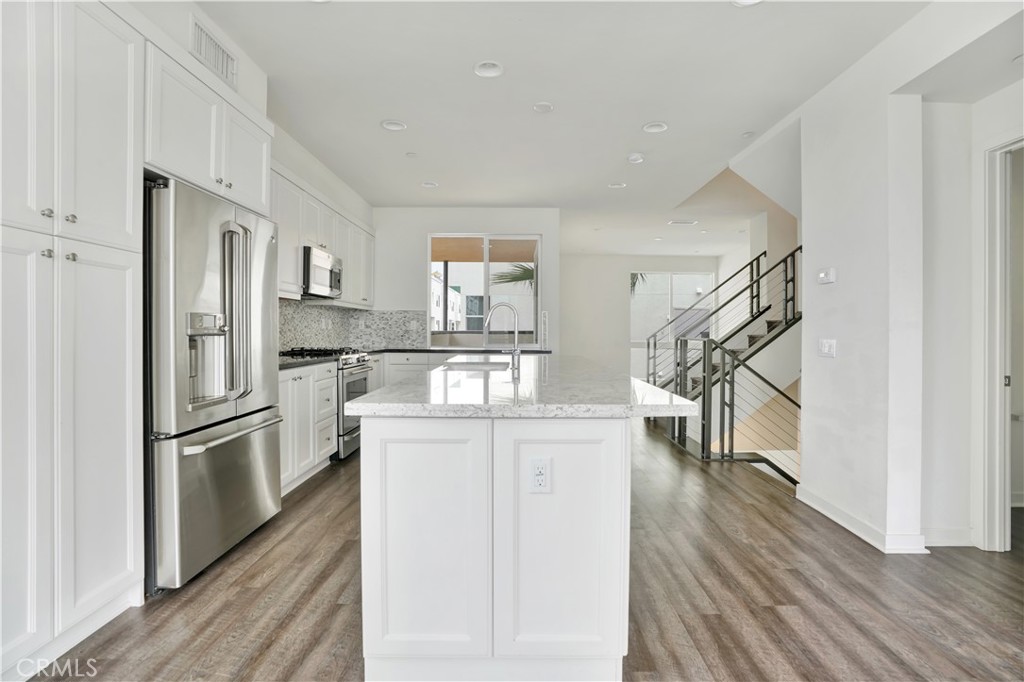 1688 Shoreline Way