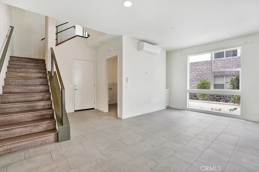 1688 Shoreline Way