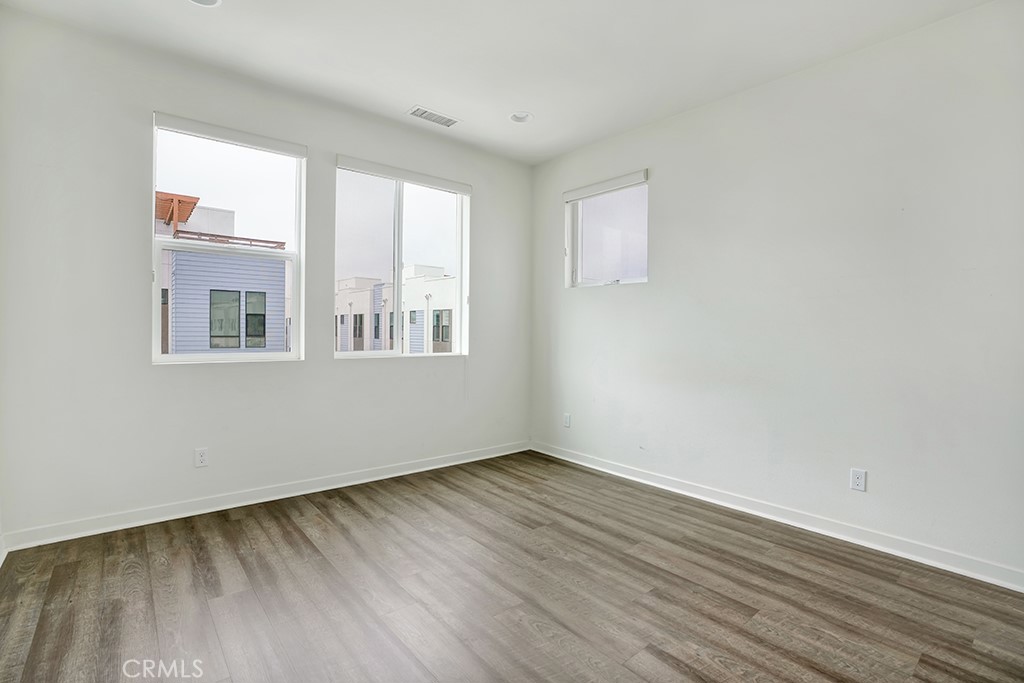 1688 Shoreline Way