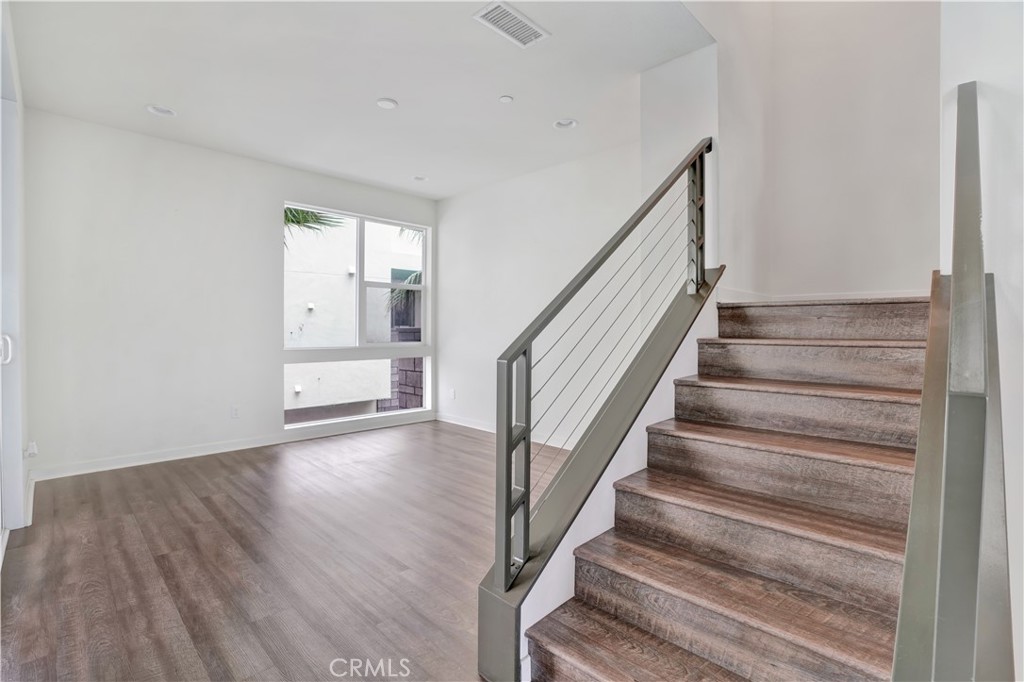 1688 Shoreline Way