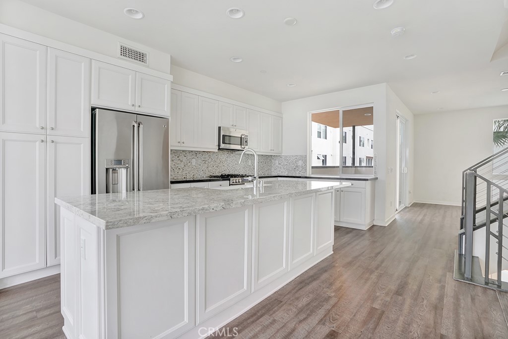1688 Shoreline Way