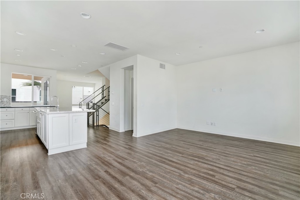 1688 Shoreline Way