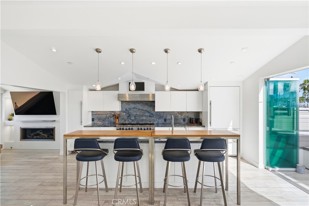 419 E Balboa
