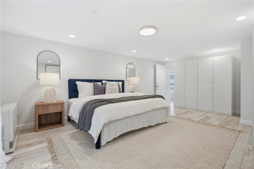419 E Balboa