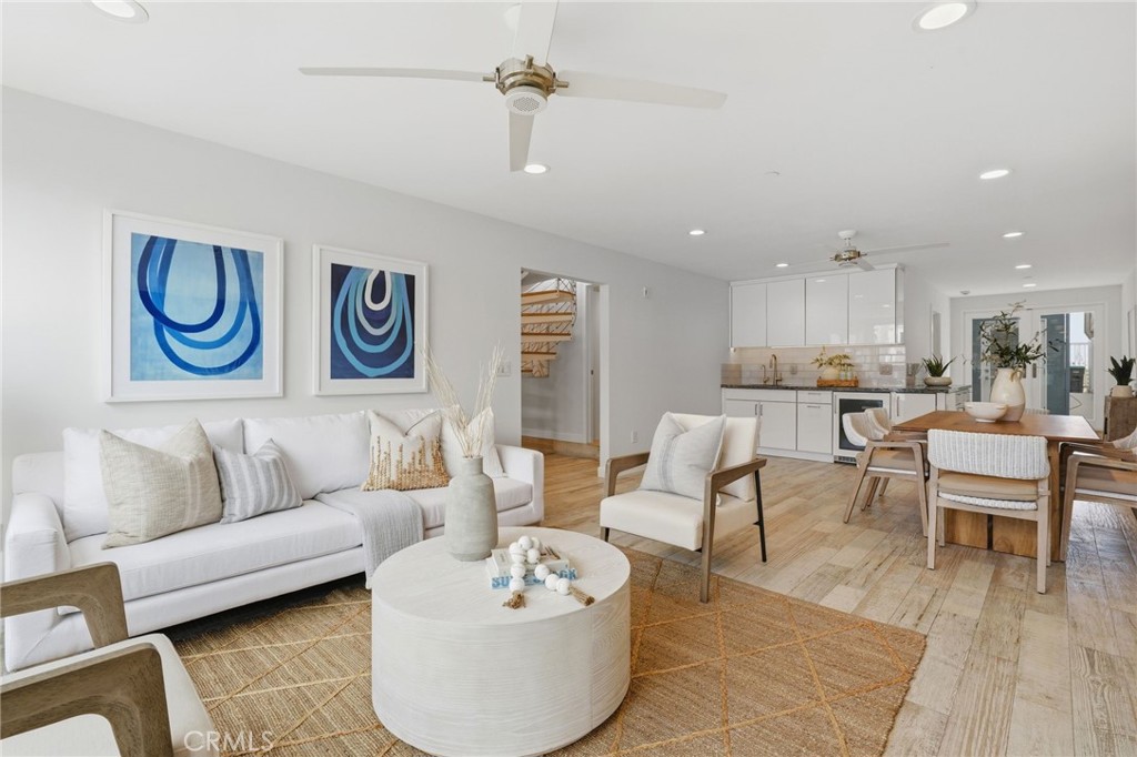 419 E Balboa