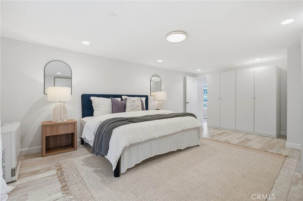 419 E Balboa