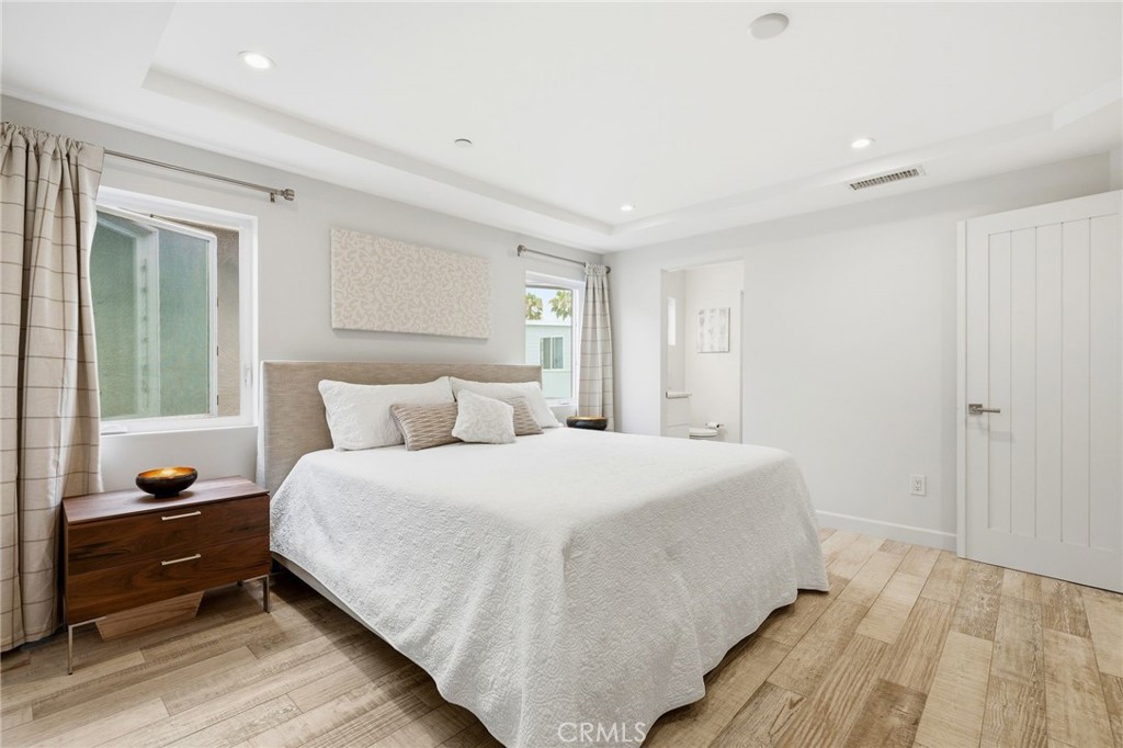 419 E Balboa