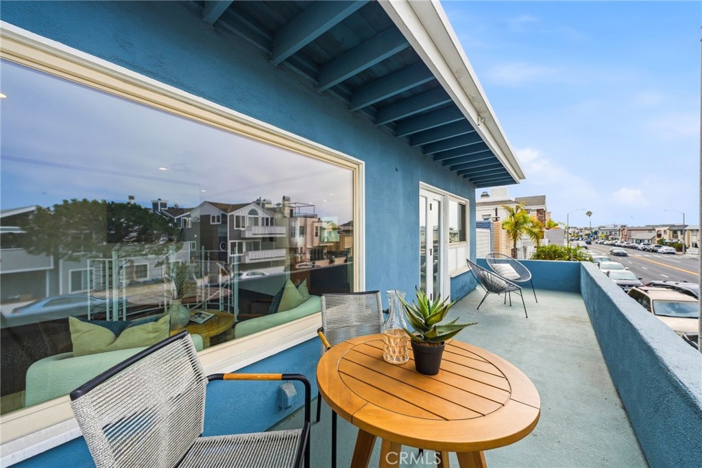419 E Balboa