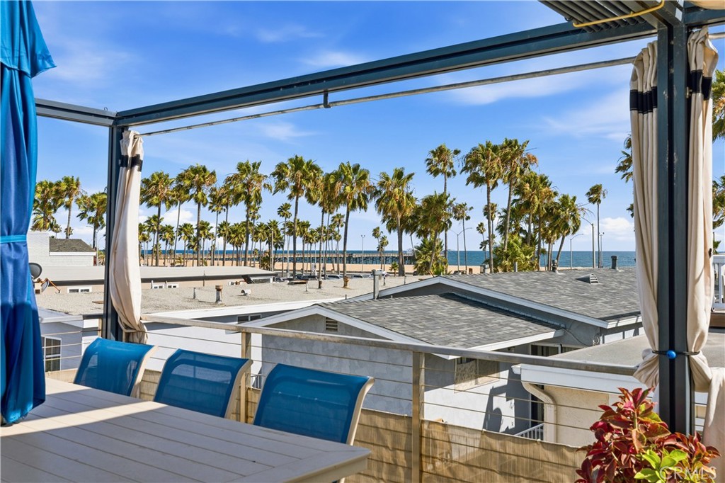 419 E Balboa