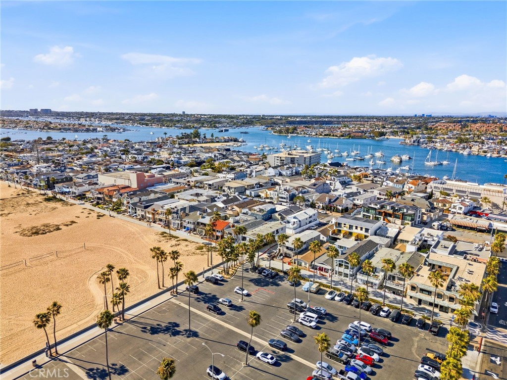 419 E Balboa