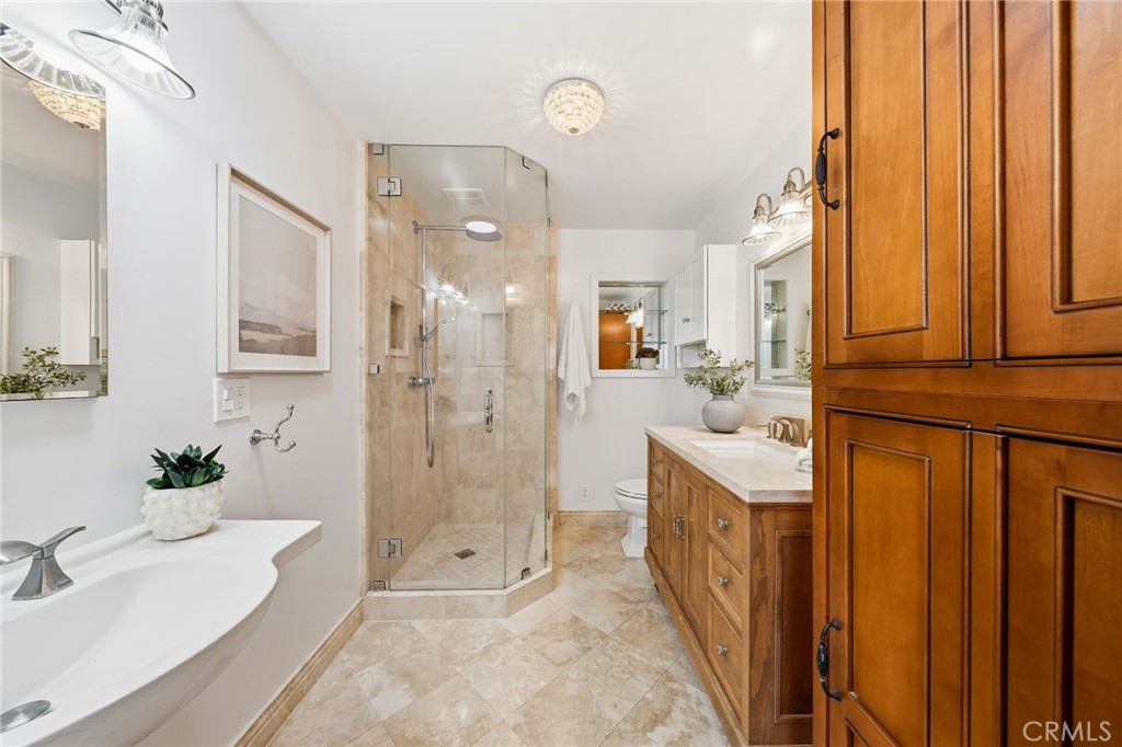 419 E Balboa