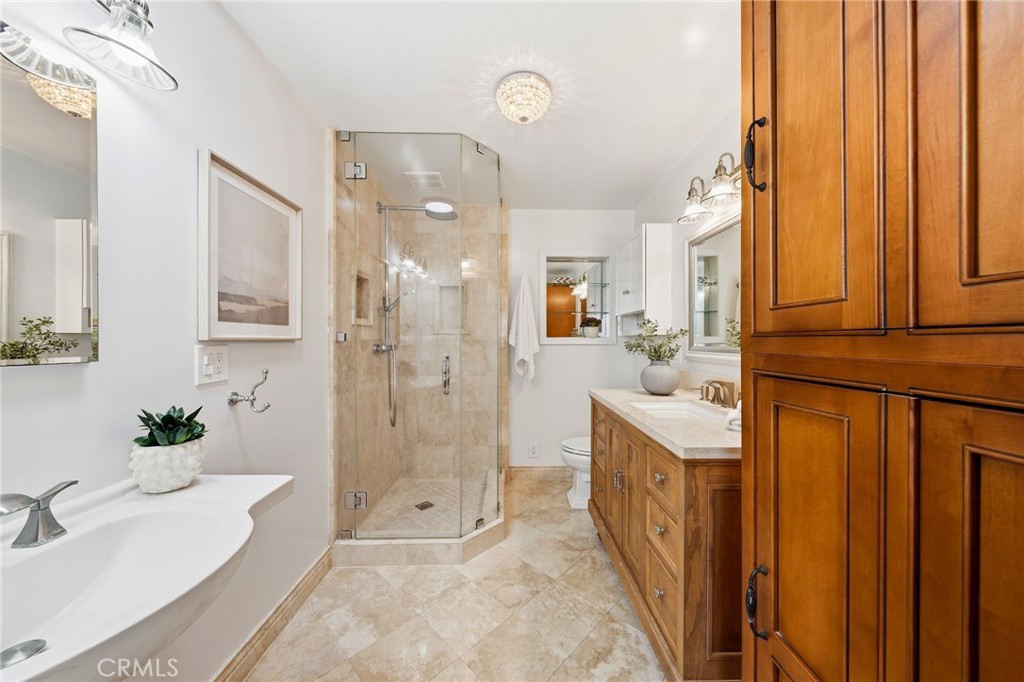 419 E Balboa