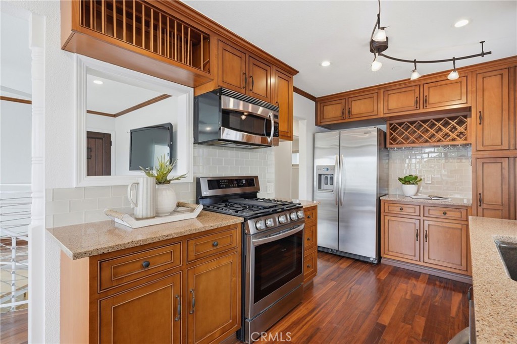 419 E Balboa