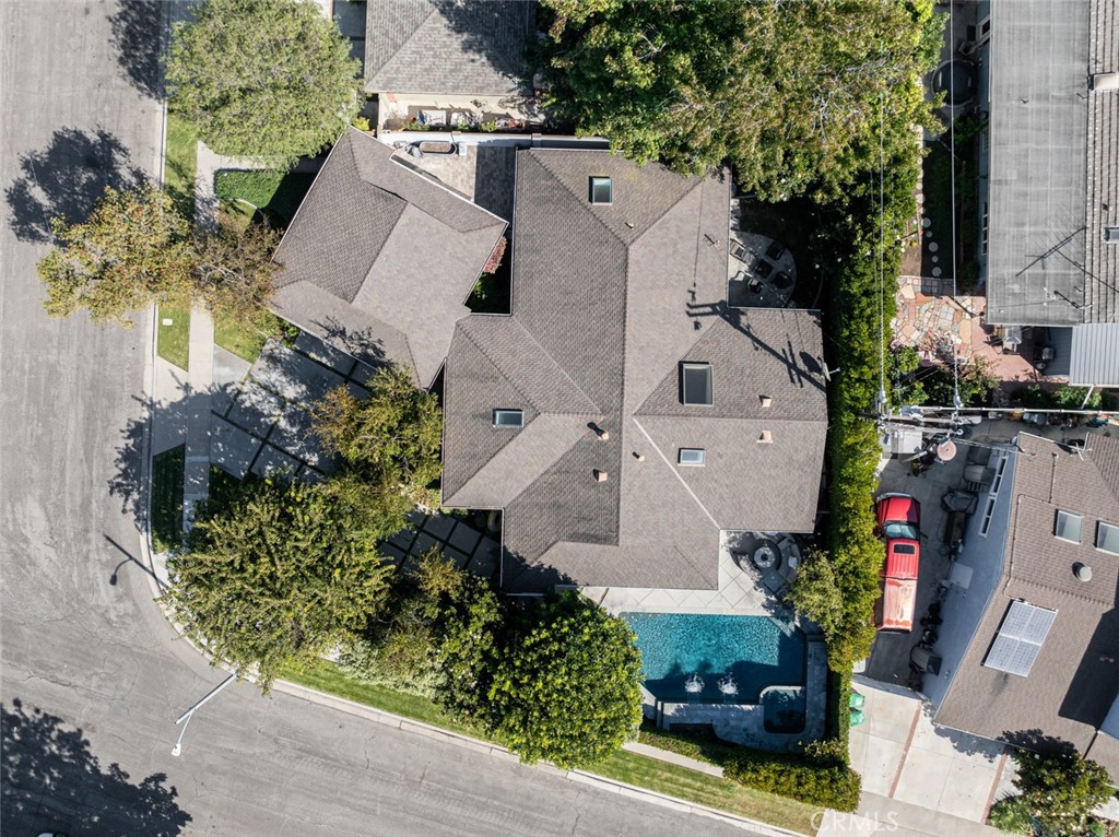 2043 N Capella Court